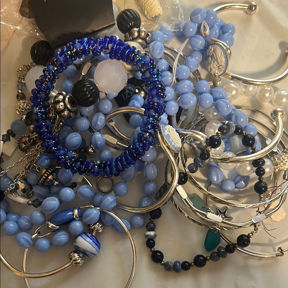 Elegant Blue and Silver Women's Jewelry Set